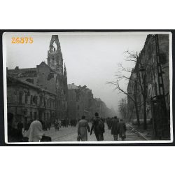   1956-os forradalom, Budapest, Üllői út Viola utca sarka, utcarészlet, szétlőtt házak, szétlőtt Örökimádás templom, 1950-es évek, Eredeti fotó, papírkép.   