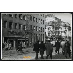   Forradalom, 1956, Budapest, József krt., szétlőtt villamos, Nemzeti Színház, Szabad Nép Székház, 1950-es évek, Eredeti fotó, papírkép. 