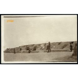   Magyar katonák a frontvonalon, egyenruha, bunker, védvonal, 1. világháború, 1917. március 19., 1910-es évek, Eredeti fotó, papírkép.  