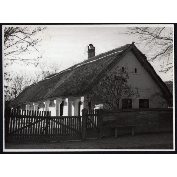 Nádfedeles ház Balatonkilitiben, Balaton, Somogy megye, utcakép, helytörténet, 1950-es évek, Eredeti fotó, papírkép.   