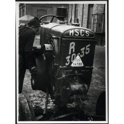   Hofherr, HSCS 30-35  traktor, jármű, mezőgazdaság, 1940-es évek. Eredeti fotó, papírkép.   