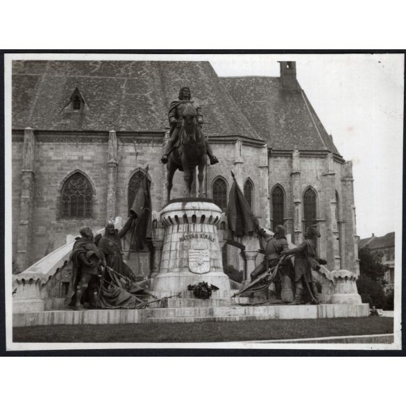 Fadrusz János által készített Mátyás király emlékmű, Kolozsvár, Kolozs megye, Erdély, utcakép, Horthy-korszak, szobor, helytörténet, 1940-es évek, Eredeti fotó, papírkép.   