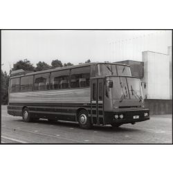  Nagyobb méret! Az Ikarus 270 típusú járműve. Magyarország, busz, közlekedés, közlekedéstörténet, helytörténet, 1970-es évek, Eredeti fotó, papírkép.   