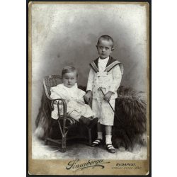   Sinayberger műterem, Budapest, gyerekek, testvérek portréja, matrózruha, monarchia, helytörténet, 1890-es évek, Eredeti kabinetfotó.