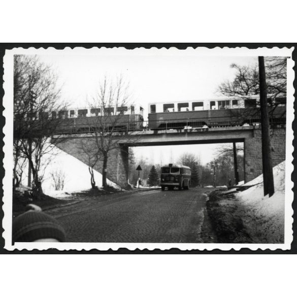 Úttörővasút, Ikarus busz, Budapest, Budakeszi út, 22-es busz, jármű, közlekedés, helytörténet, 1960-as évek, Eredeti fotó, papírkép.  